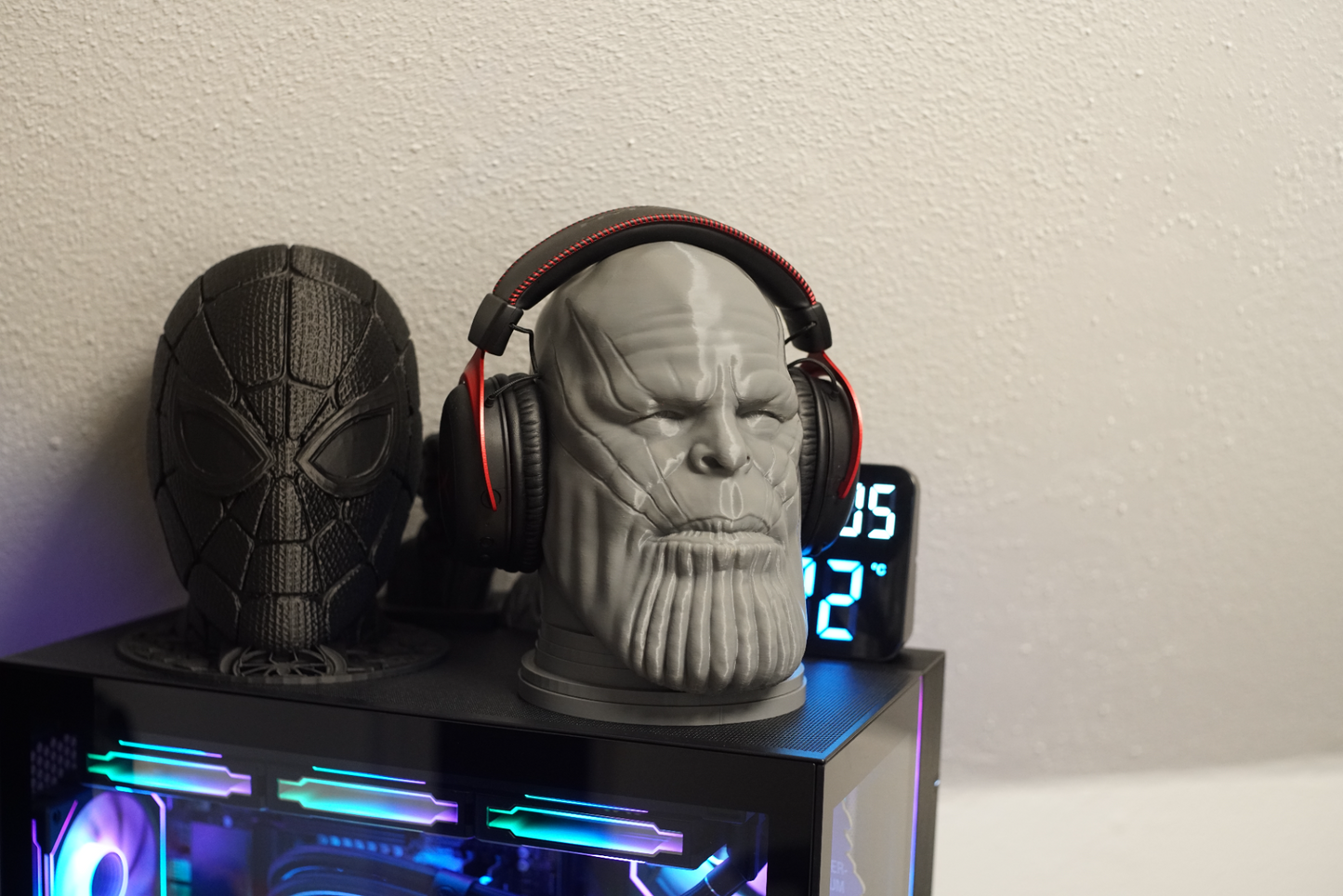 Thanos Headset stand