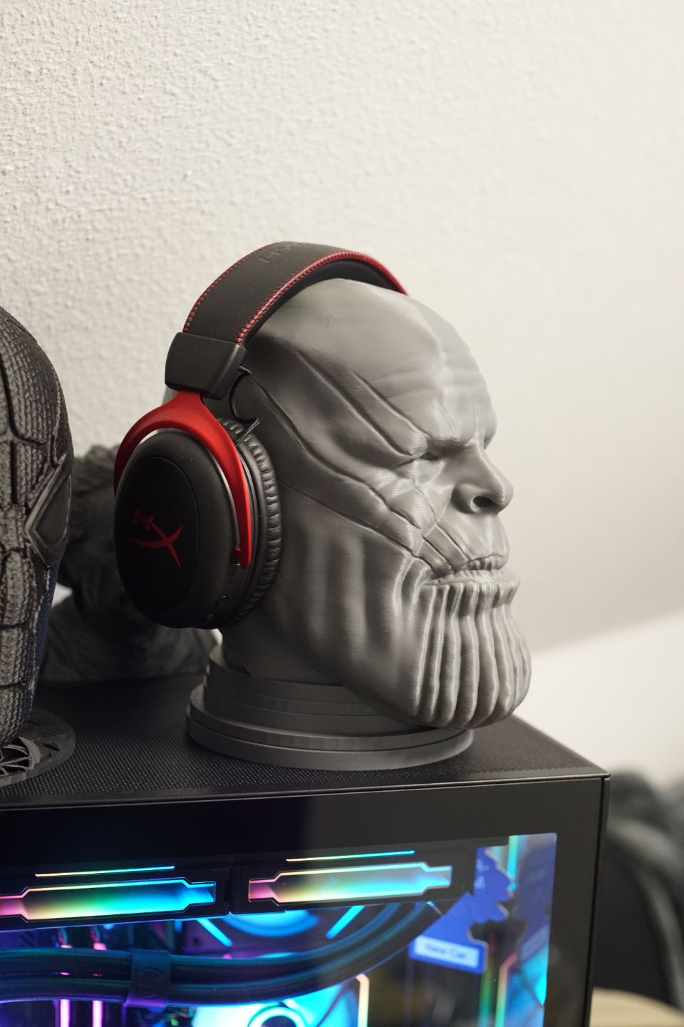 Thanos Headset stand