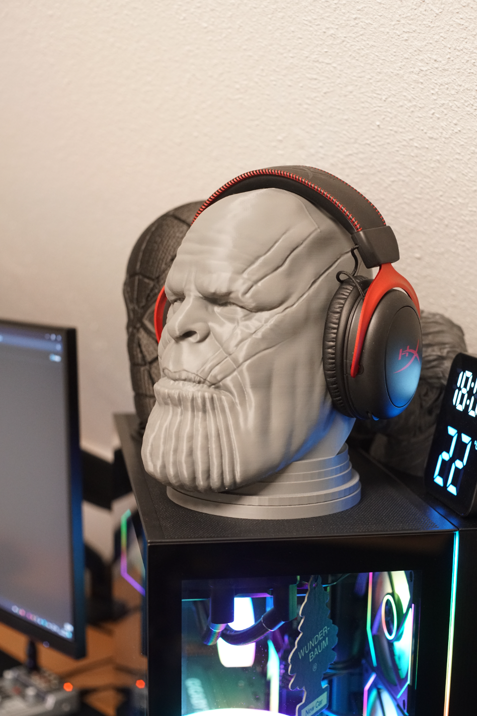 Thanos Headset stand